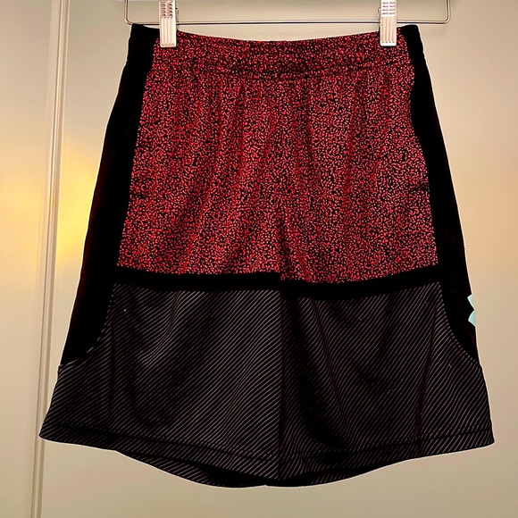Under Armour Other - Under Armour Boys Athletic Shorts, L, Good Condition